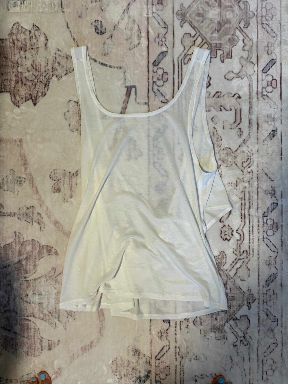 Lululemon White Scoop Neck Tank Top